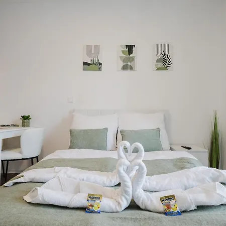 Design-studio Mit Balkon - Naehe Donau Apartamento
